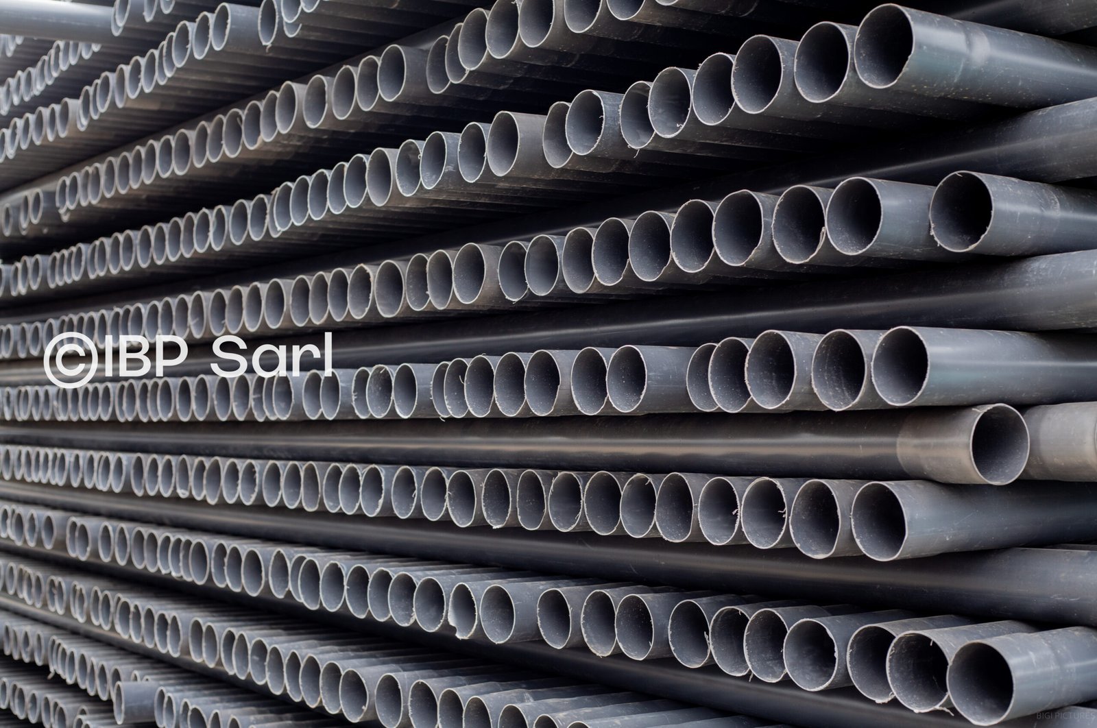 Comment reconnaître un tuyau PVC ou PPR de bonne qualité au Bénin ? Guide pratique pour éviter les contrefaçons